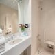 حمام فندق هيلتون كورنيش للشقق الفندقية – ابوظبي – الامارات ( Hilton Corniche Apartments Hotel )   نضمن لك تأكيد حجز فوري للفندق